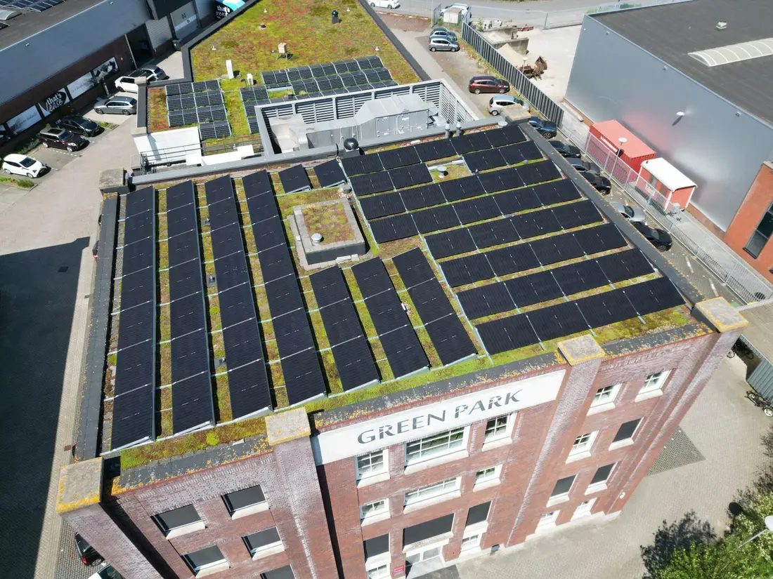 Zonnepanelen zakelijk dak